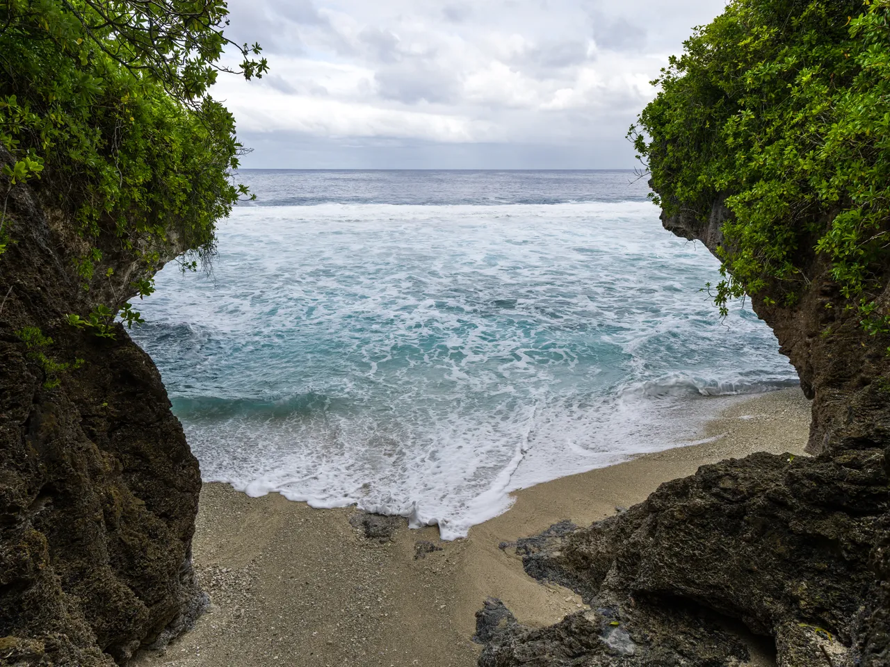 20150520-Jonathan Irish-Niue-_IMG8408