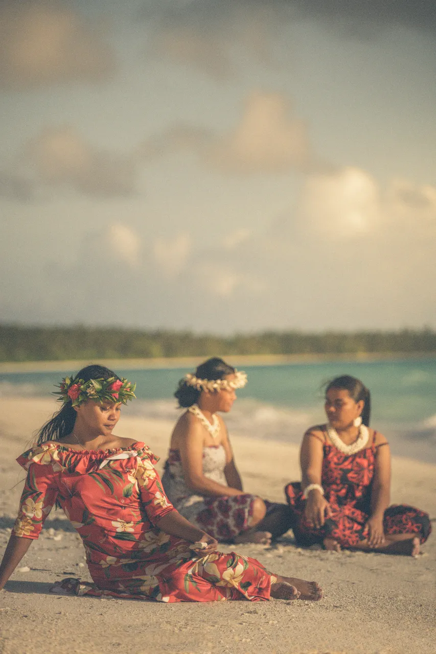 Miss Marshall Islands and sisters Arno beach