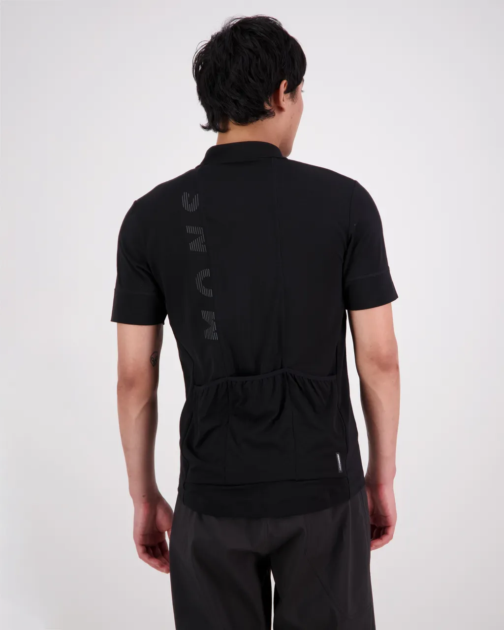 100653-1223-001 - Roam Cargo Merino Shift Full Zip T - Black - Mens