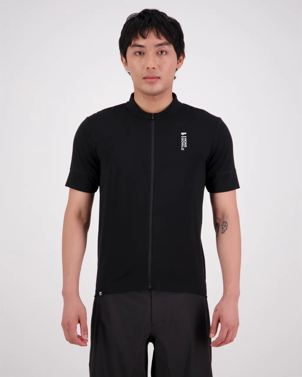 100653-1223-001 - Roam Cargo Merino Shift Full Zip T - Black - Mens