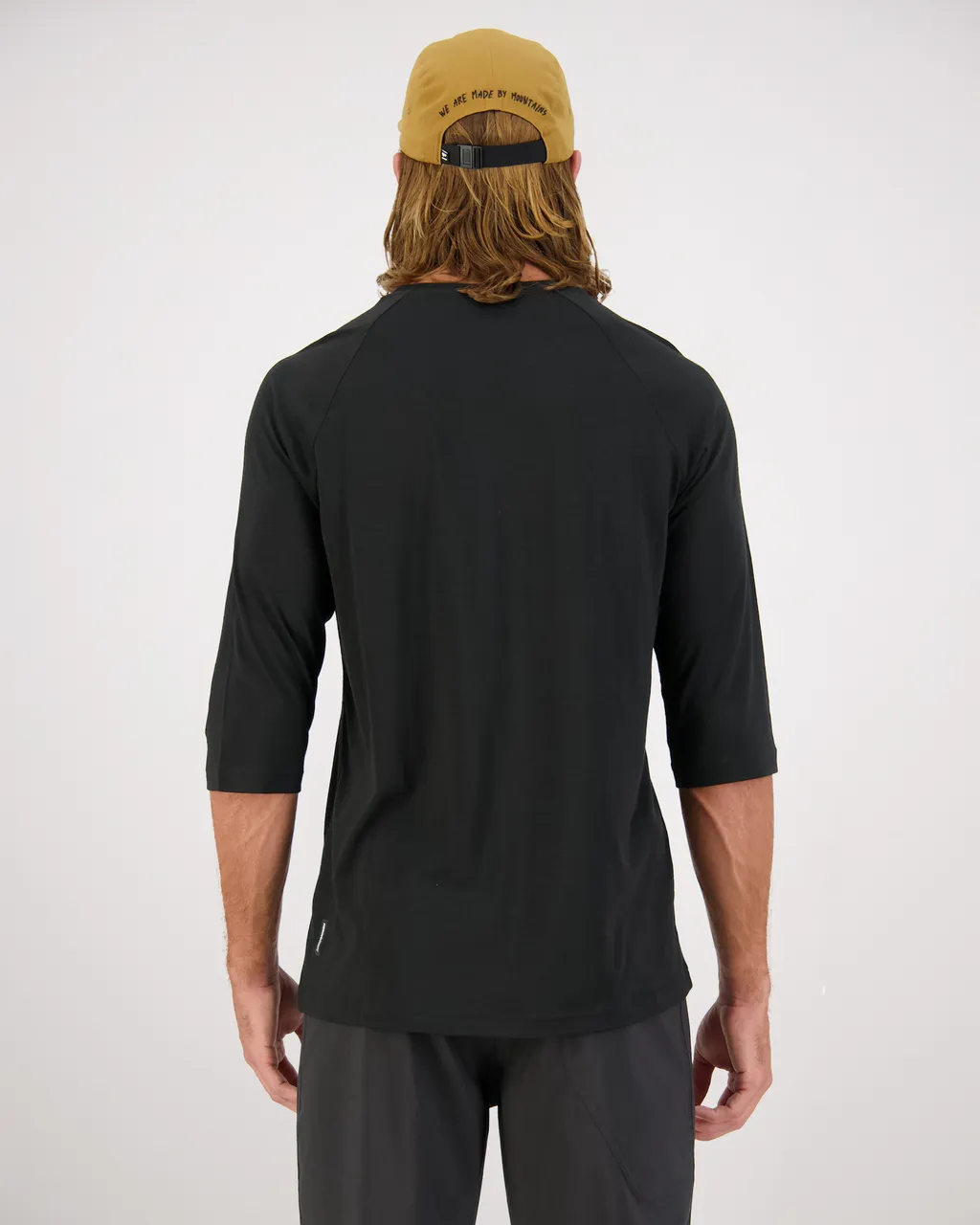 100582-1169-001 - Tarn Merino Shift Raglan 3/4 - Black - Mens