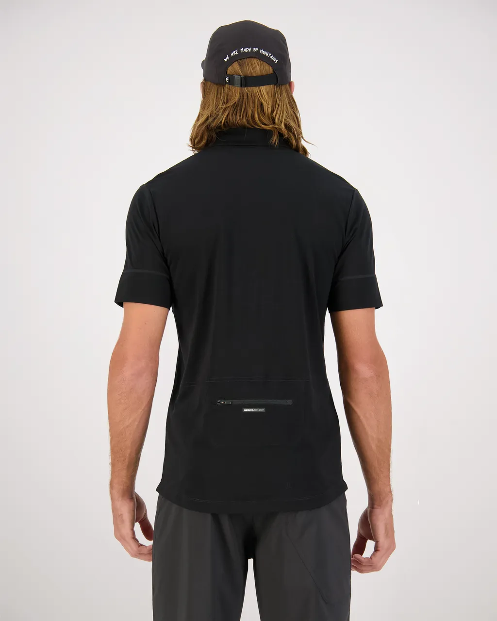 100277-1165-001 - Cadence Merino Air-Con Half Zip T - Black - Mens