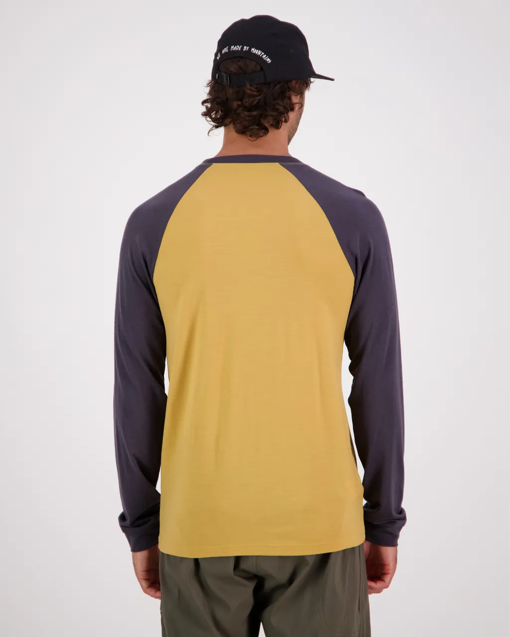 100497-1231-786 - Icon Merino Air-Con Raglan - Shale / Honey - Mens