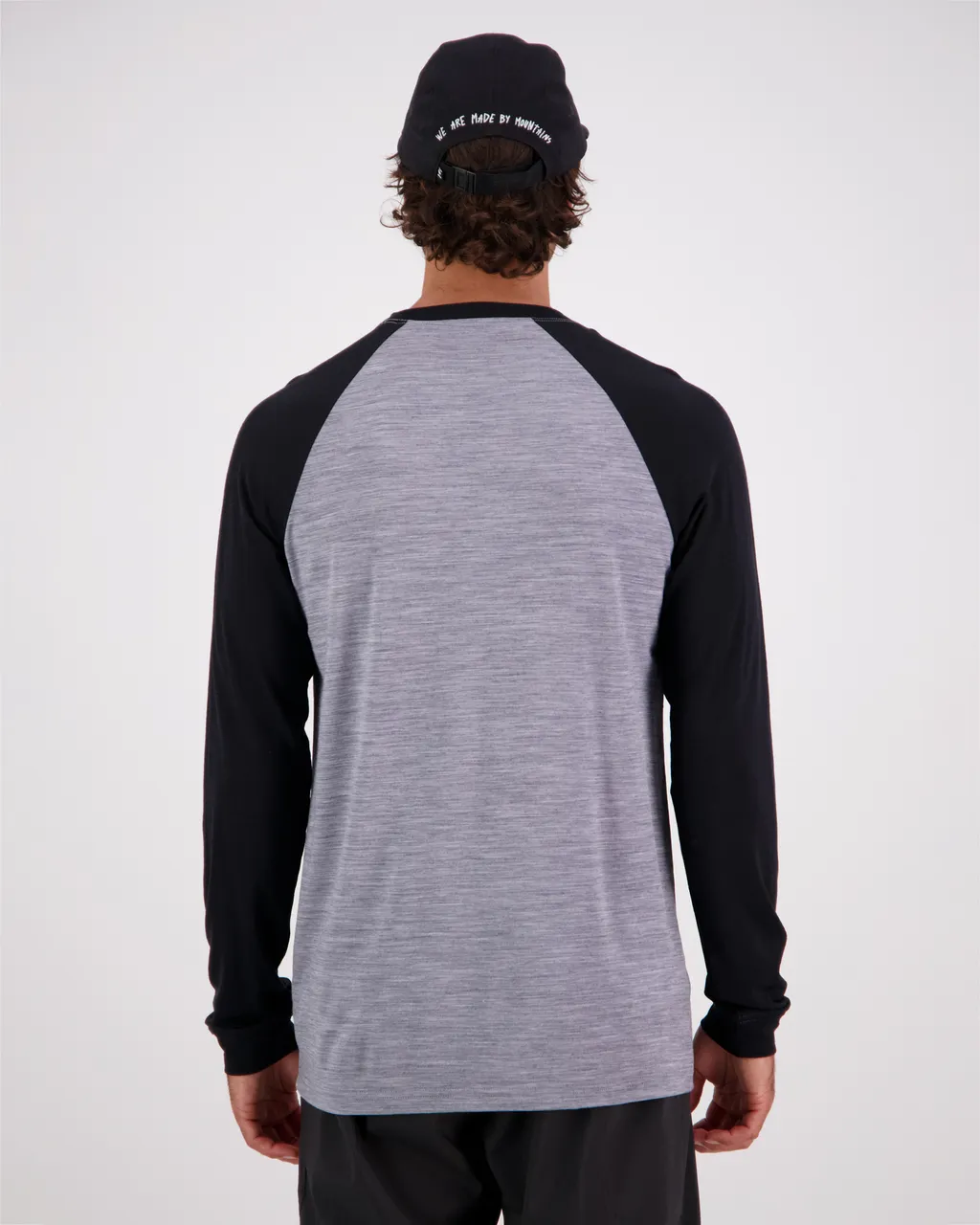 100497-1231-673 - Icon Merino Air-Con Raglan - Grey Heather / Black - Mens