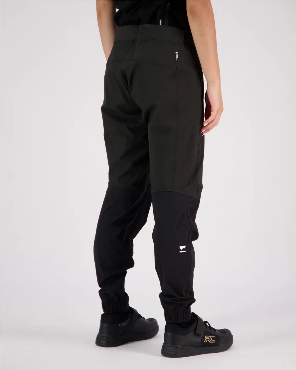 100591-1139-001 - Momentum Bike Pants - Black - Womens