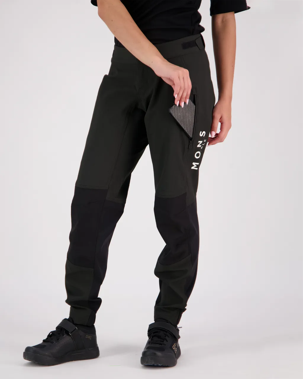 100591-1139-001 - Momentum Bike Pants - Black - Womens