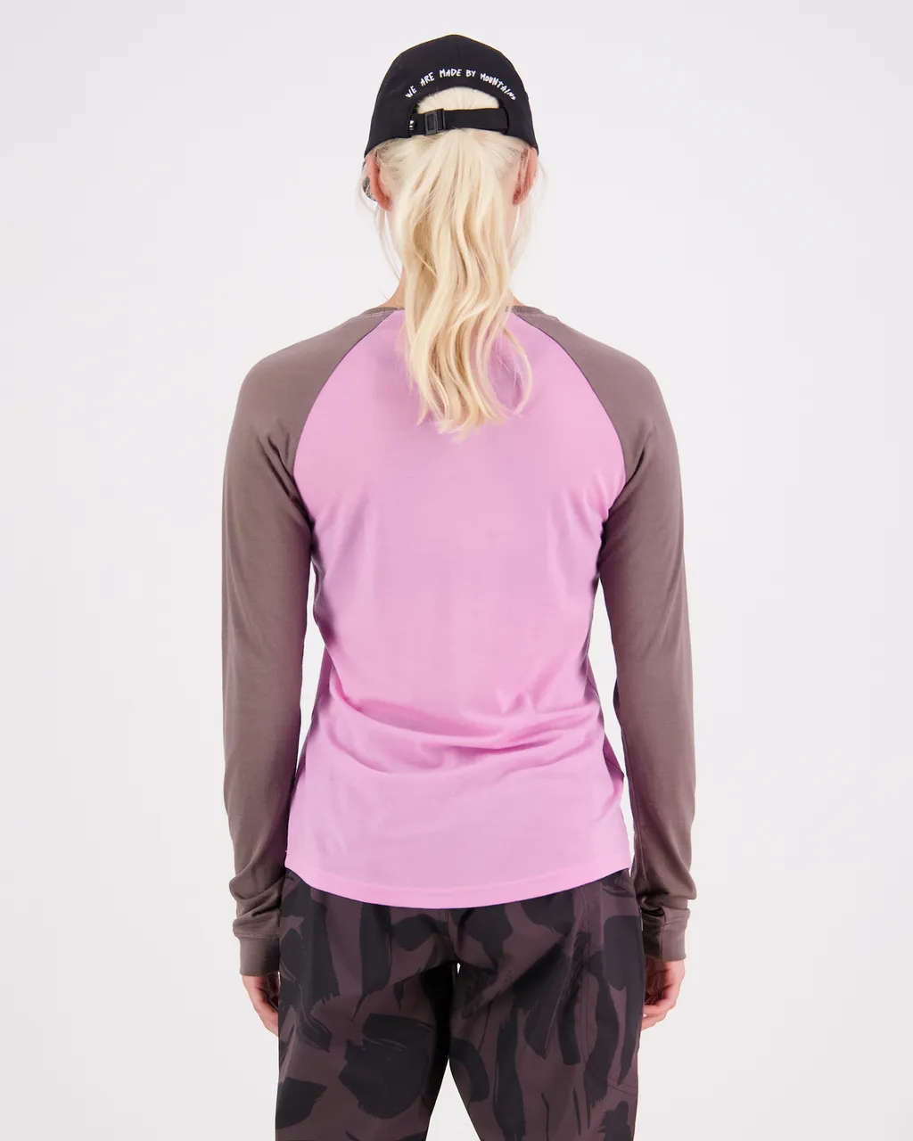 100498-1090-733 - Icon Merino Air-Con Raglan - Pop Pink / Iron - Womens