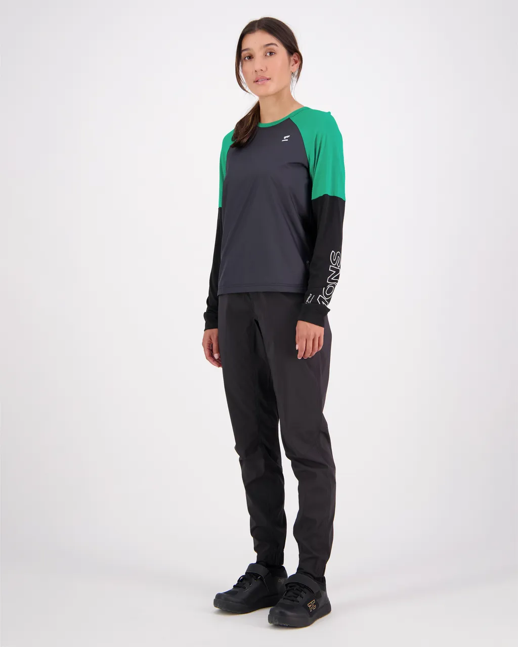100585-1169-720 - Tarn Merino Shift Wind Jersey - Pop Green / Black - Womens