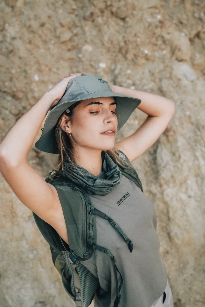 Mons_SS23_Insitu_Accessories-1240_outdoor_100636-1171-306_Icon_100443-1208-751