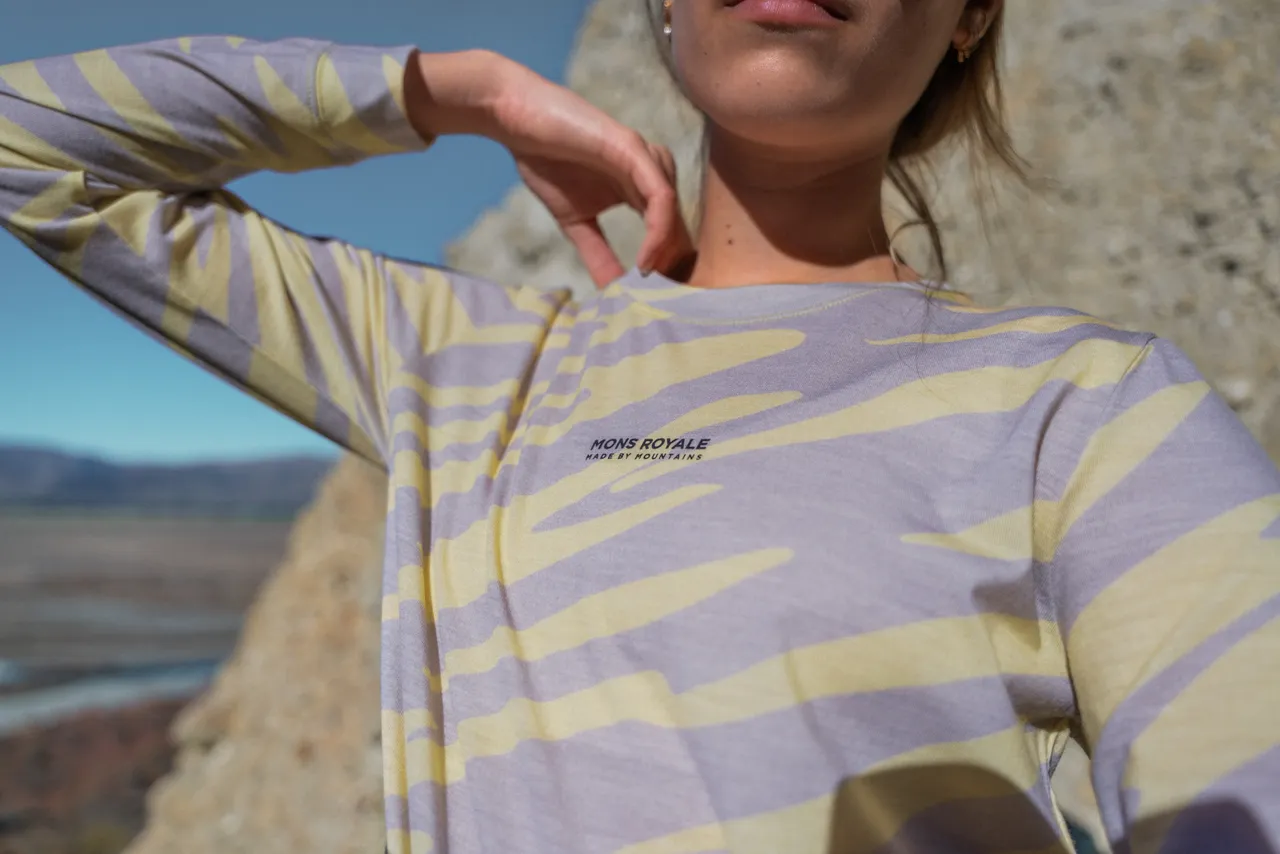 Mons_SS23_Insitu_Women-208_outdoor_limelight_100462-2208-594