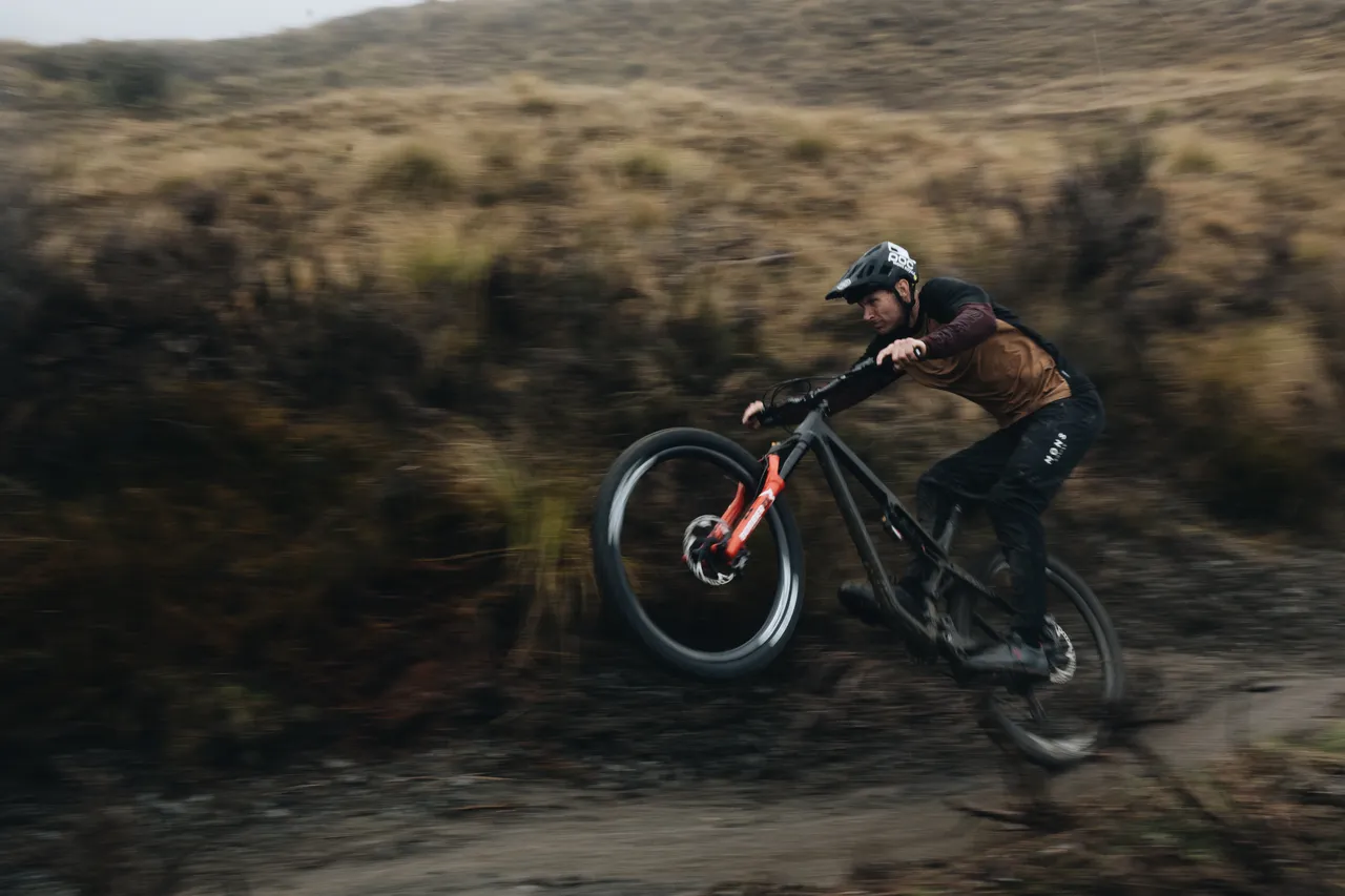 Mons-FW22-Fall-Bike_CD-191