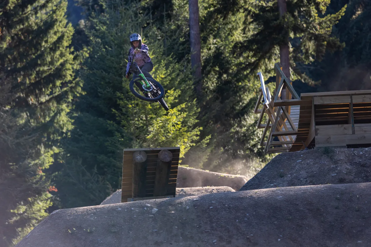 Neil_Kerr_Future_Ground-4553