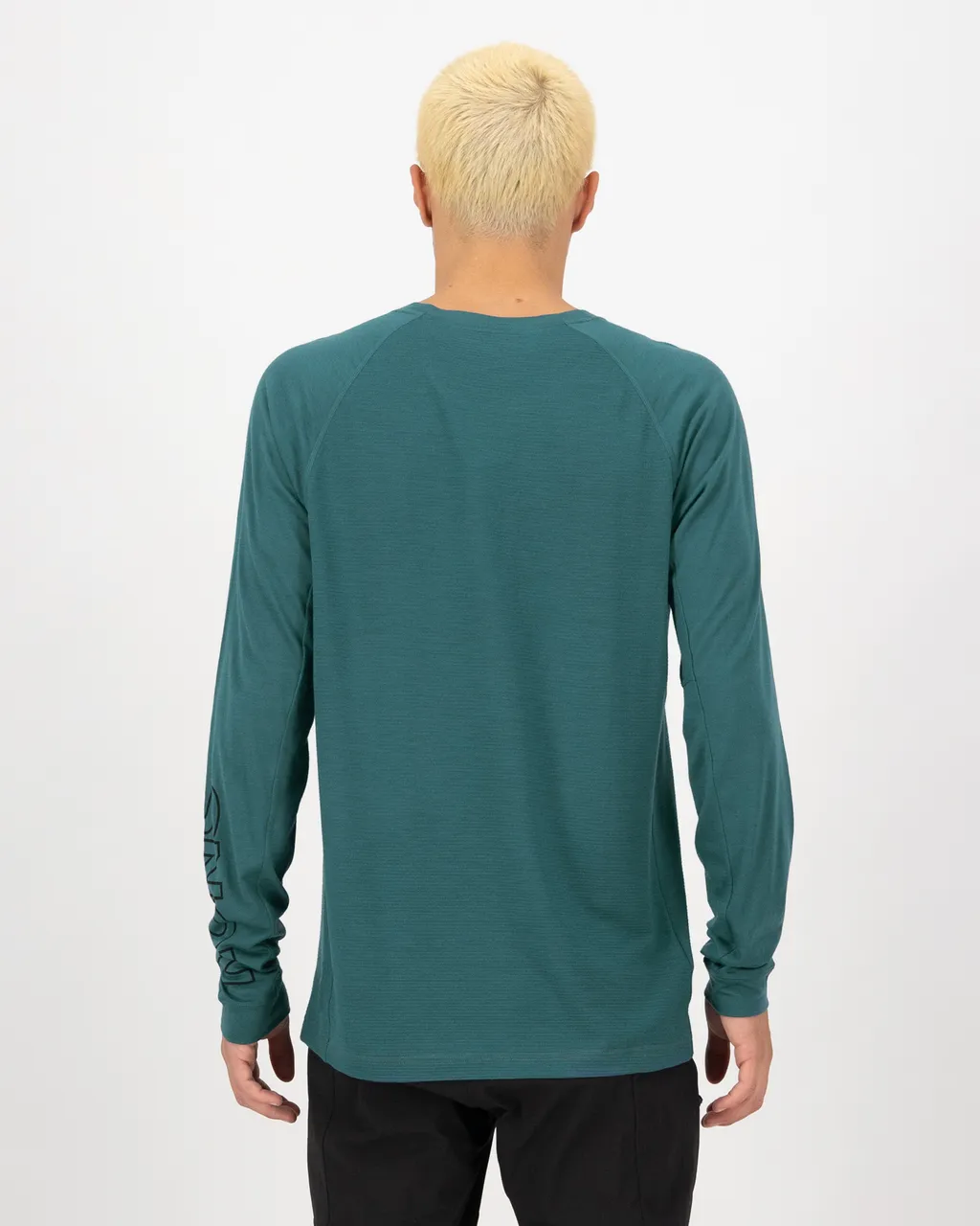 100790-1169-898-102 Mens Tarn Merino Long Sleeve Iron / Abyss