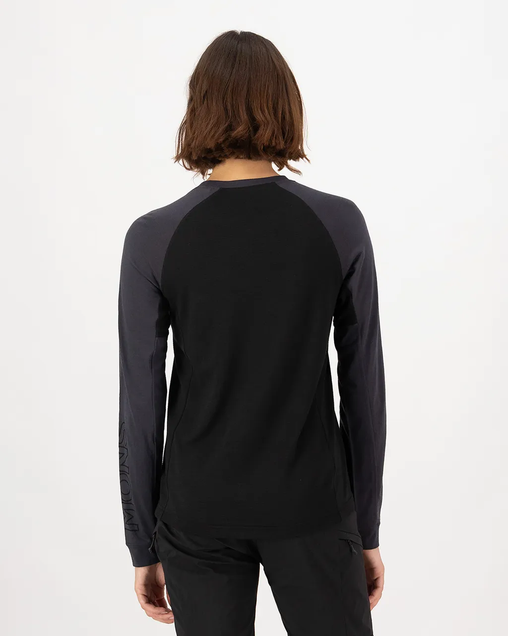 100791-1169-119-102 Womens Tarn Merino Long Sleeve Black / 9 Iron
