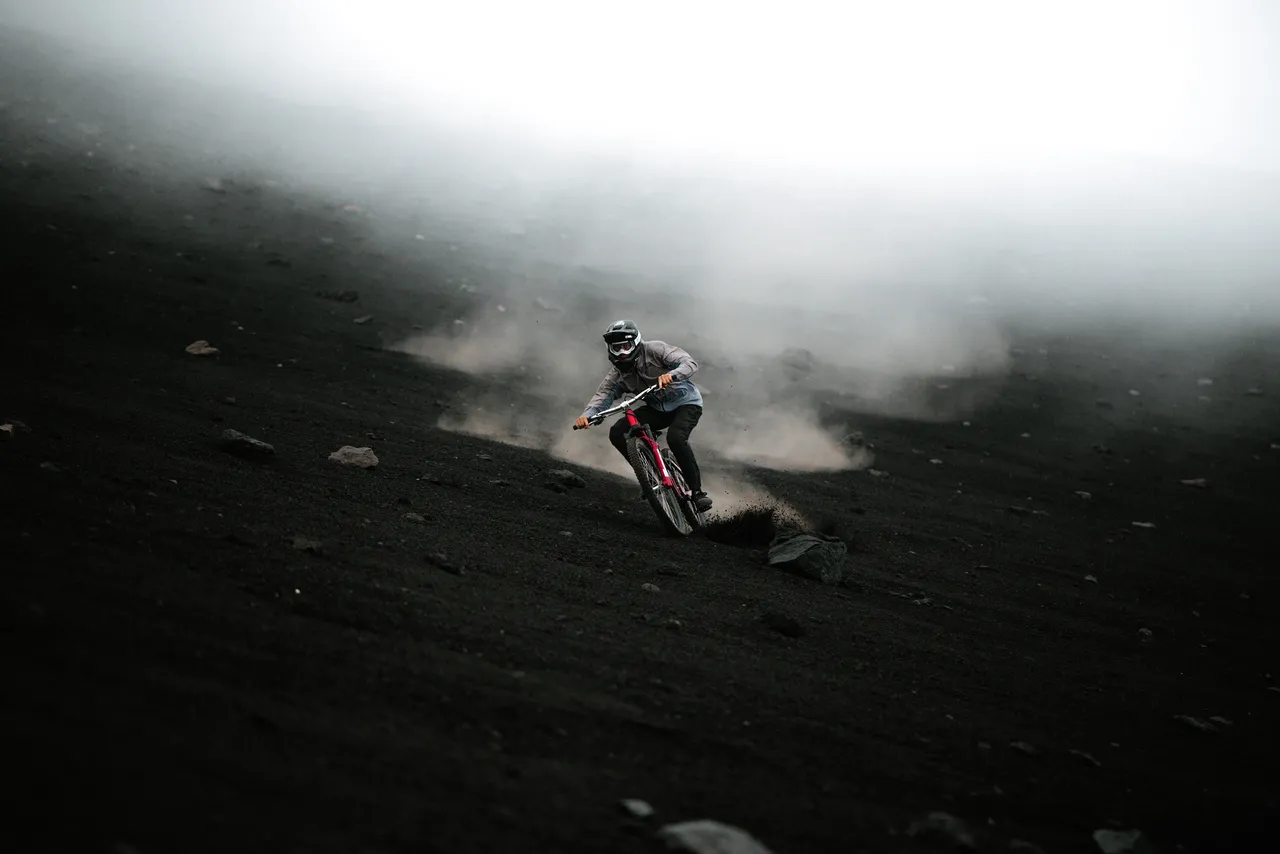 MONS_ROYALE_FW2026_BIKE_Sicili_DSC07094