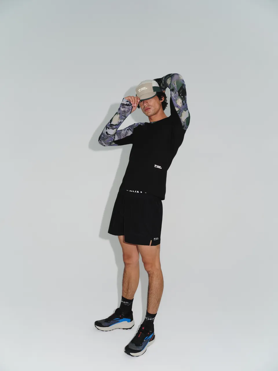 MONS_R127_Studio_KeyLooks_OutdoorActive_M1_0218