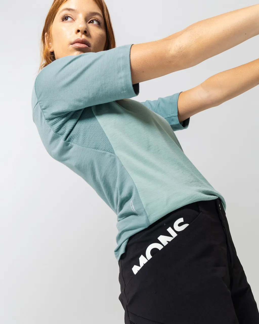 100736-1171-905-601 Womens Diversion Merino Bike Jersey Short Sleeve Dew / Desert Sage