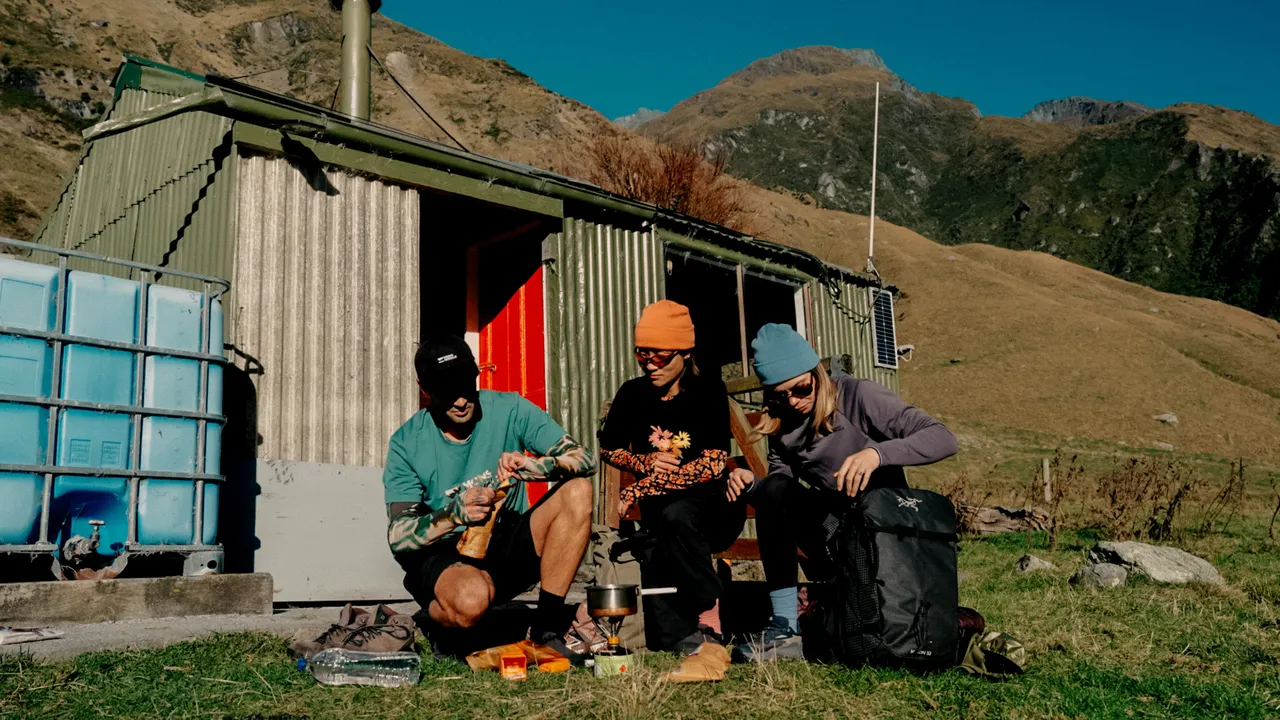 MONS_ROYALE_FW2026_Hike_STILLS-19