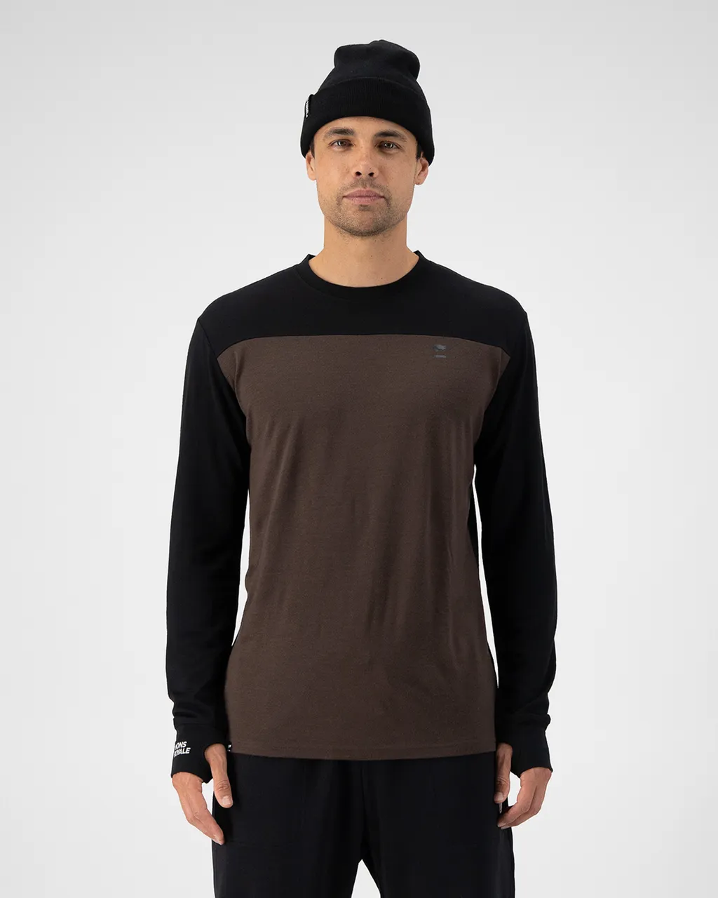 100072-1169-835-101 Mens Yotei Merino Long Sleeve Cedar / Black