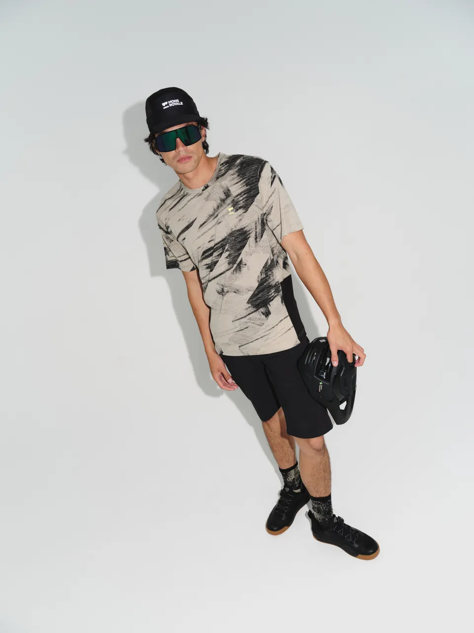 MONS_R127_Studio_KeyLooks_Bike_M2_2499