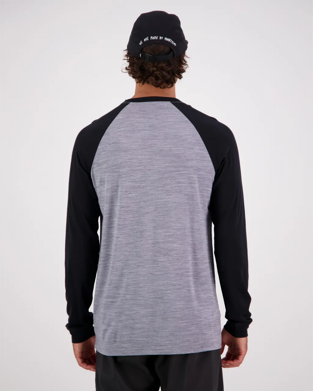 100497-1231-673-102 Mens Icon Merino Raglan Long Sleeve Grey Heather / Black