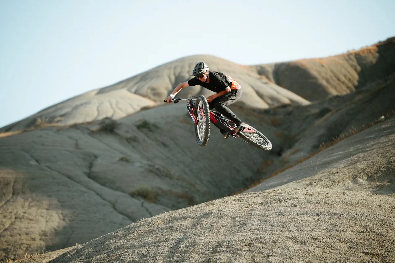 MONS_ROYALE_FW2026_BIKE_Sicili_DSC08028