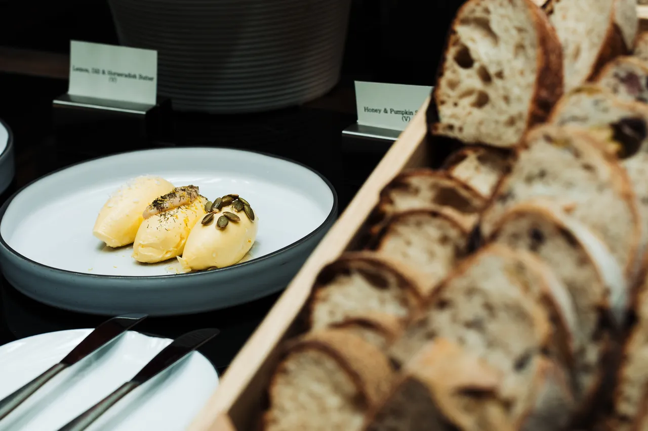 Butter and bread with garnish