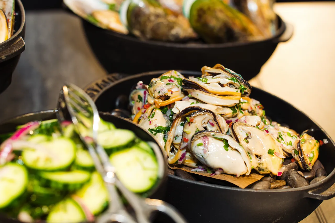 Plated mussels and cucumber