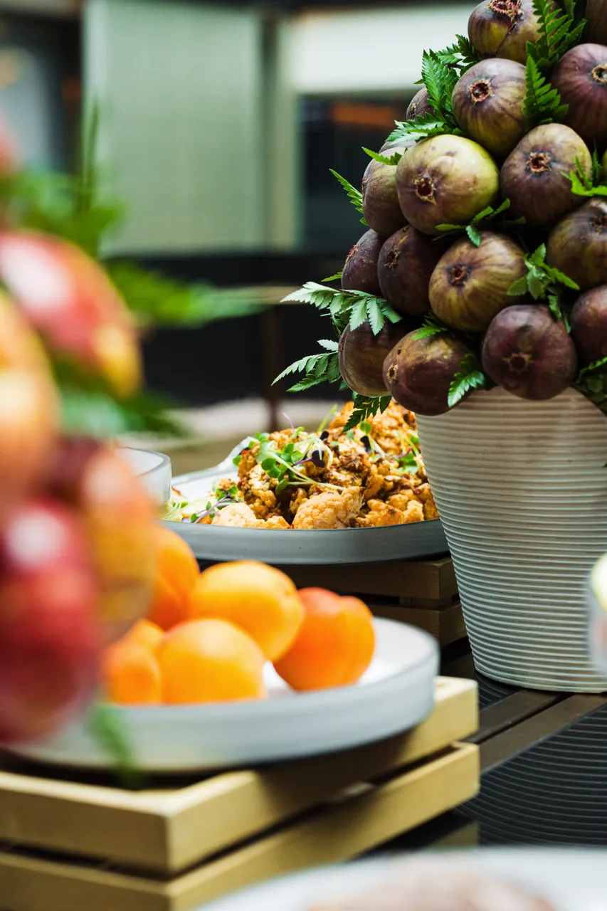 Figs and cauliflower