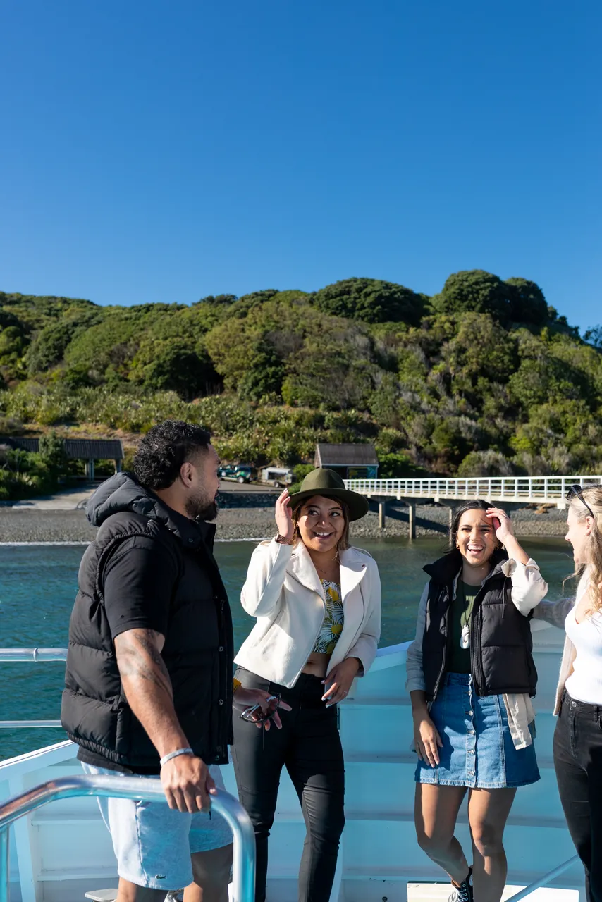 Group arrive by boat to Tiritiri Matangi Island