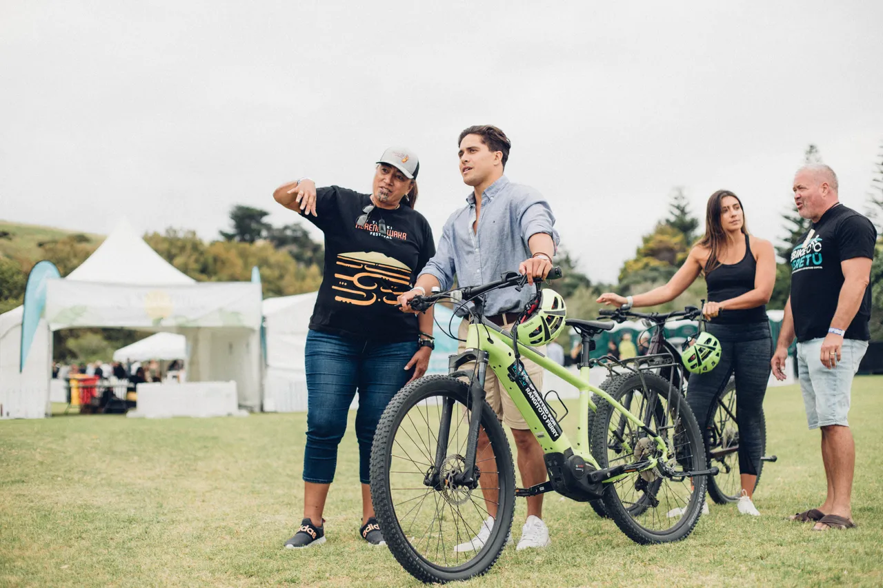Couple on guided E bike tour