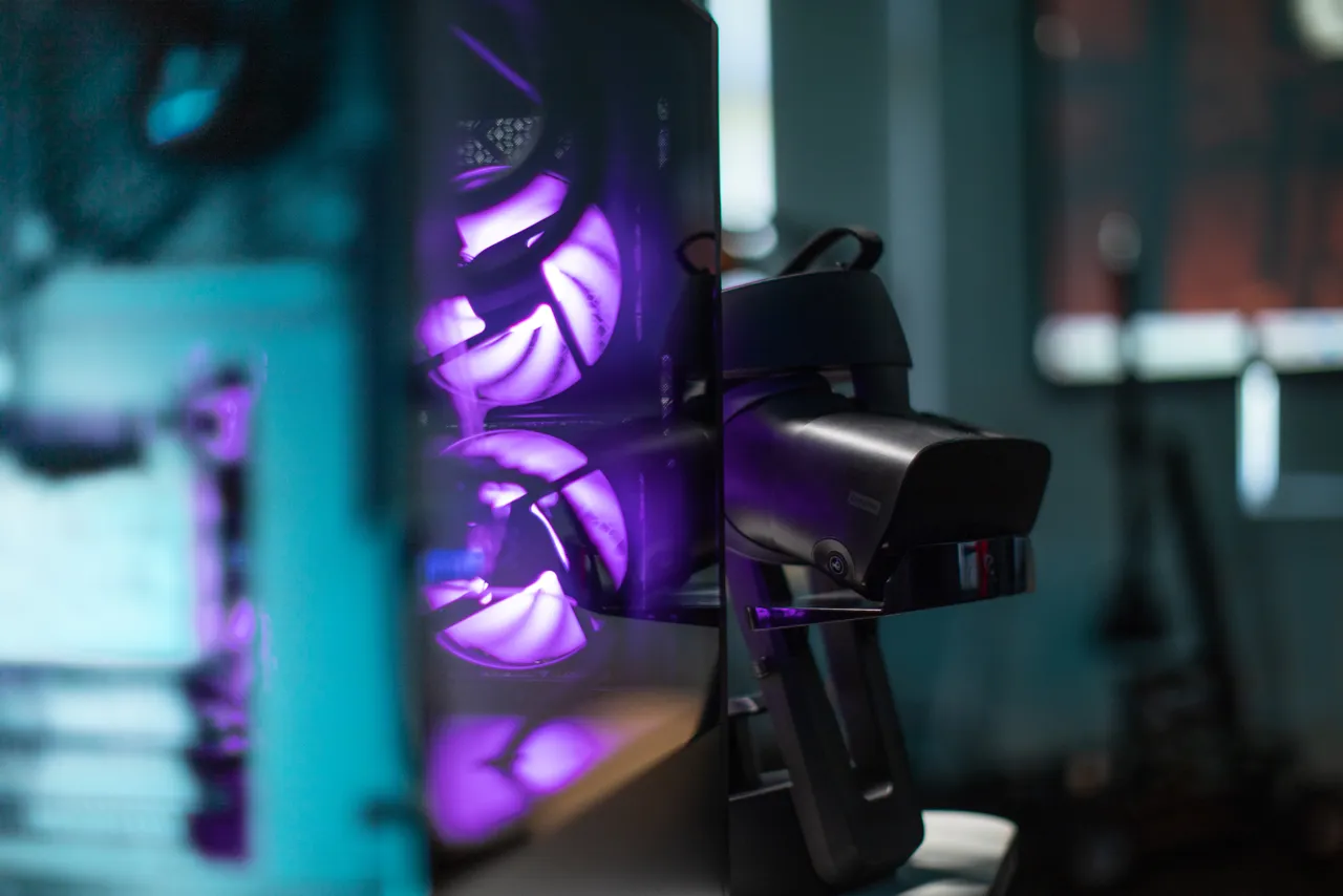 Virtual reality equipment and light