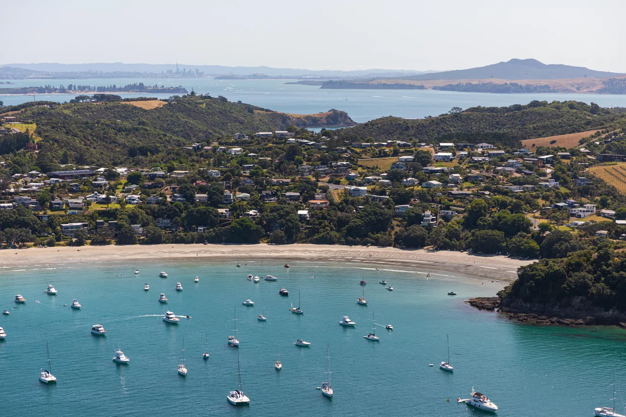 A Waiheke Beach inlet