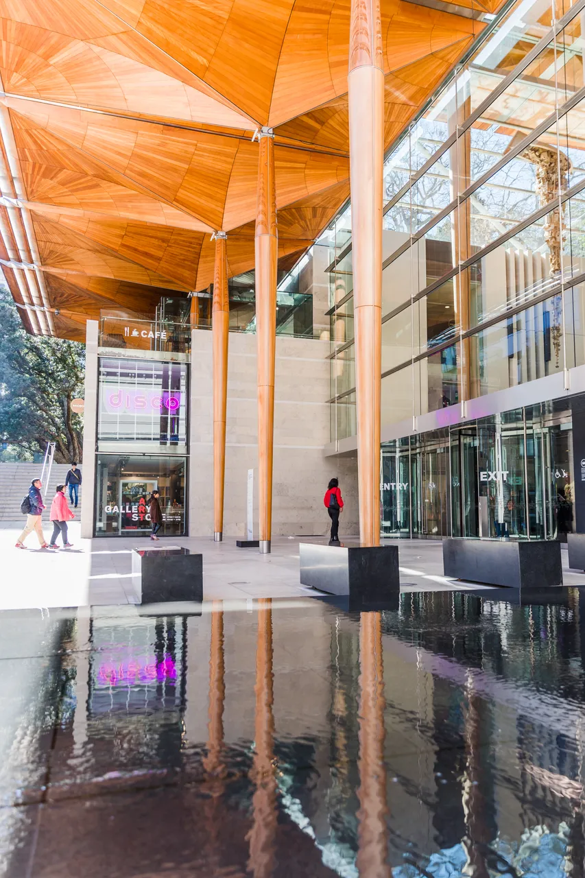 Auckland Art Gallery - Toi o Tamaki is the principal public gallery in Auckland. It frequently hosts travelling international exhibitions.