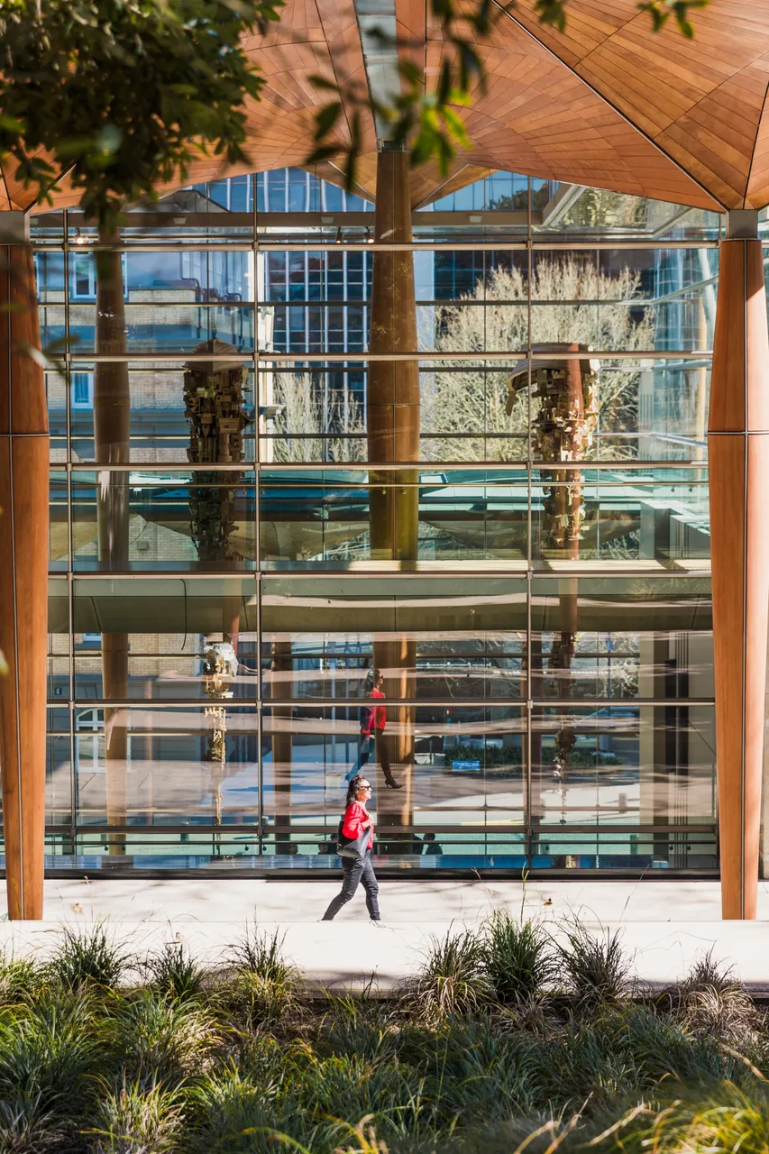 Auckland Art Gallery - Toi o Tamaki is the principal public gallery in Auckland. It frequently hosts travelling international exhibitions.