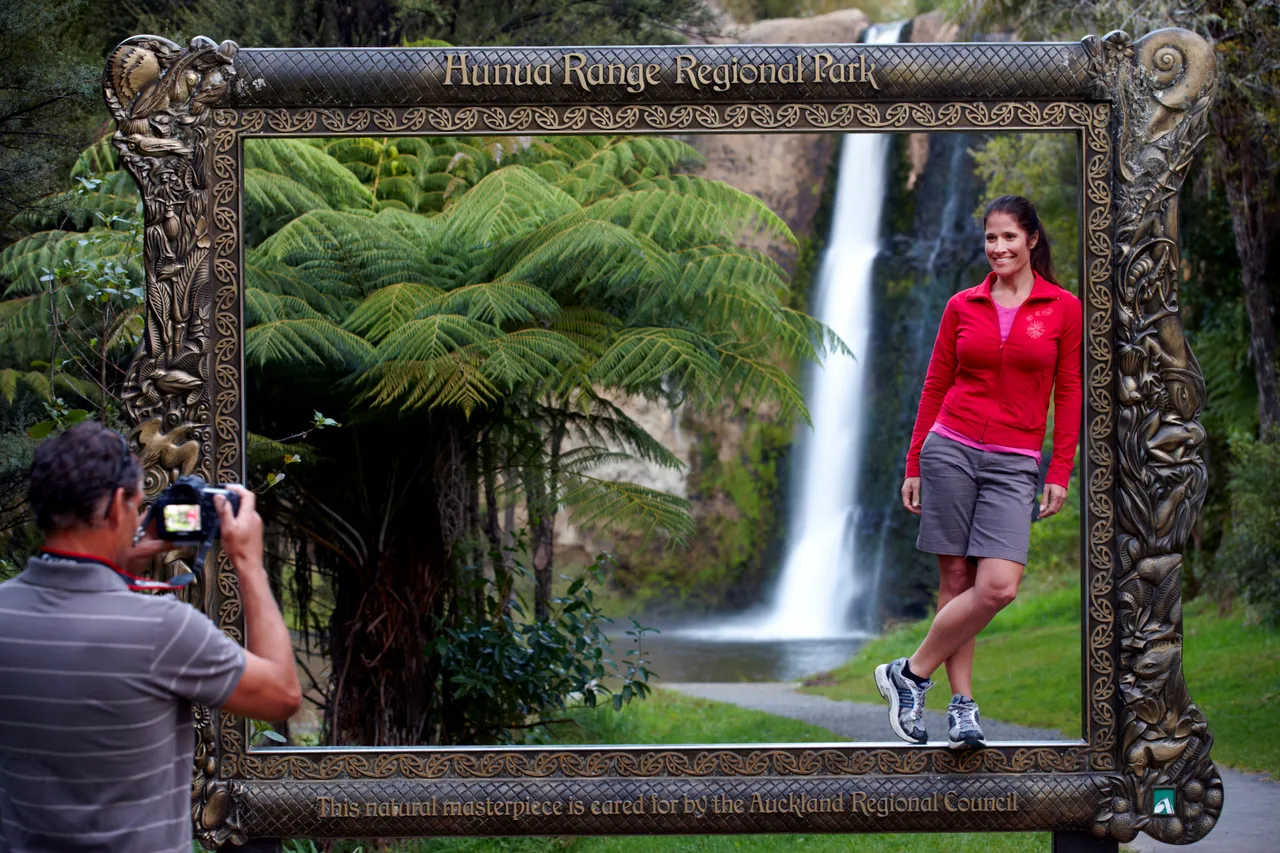 Auckland Brand Library - Walking in the Hunua Ranges