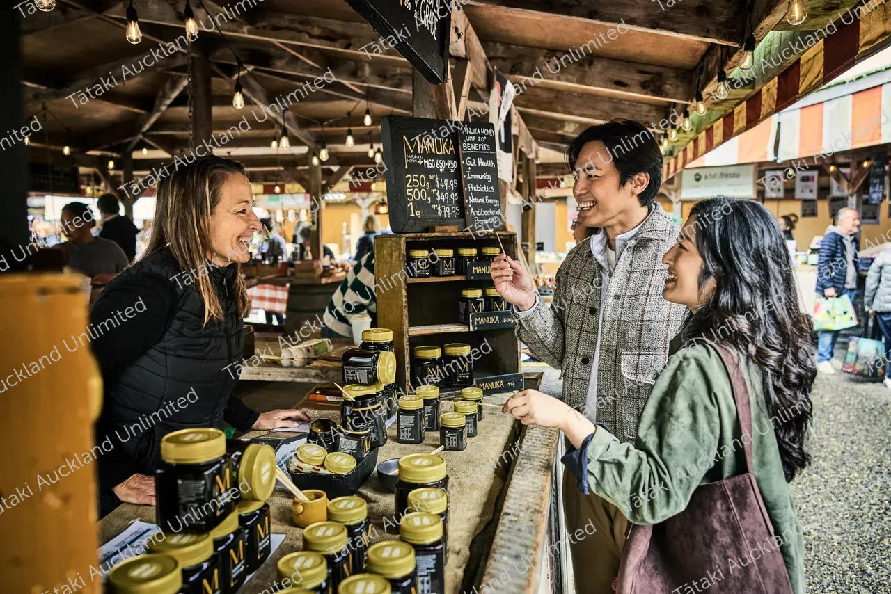 Couple explore Matakana Markets 2