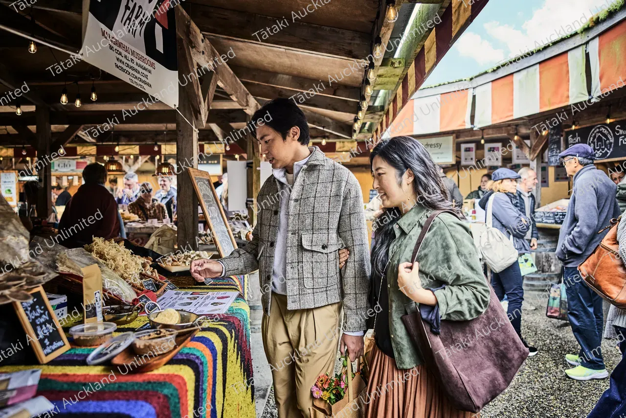 Couple explore Matakana Markets 3
