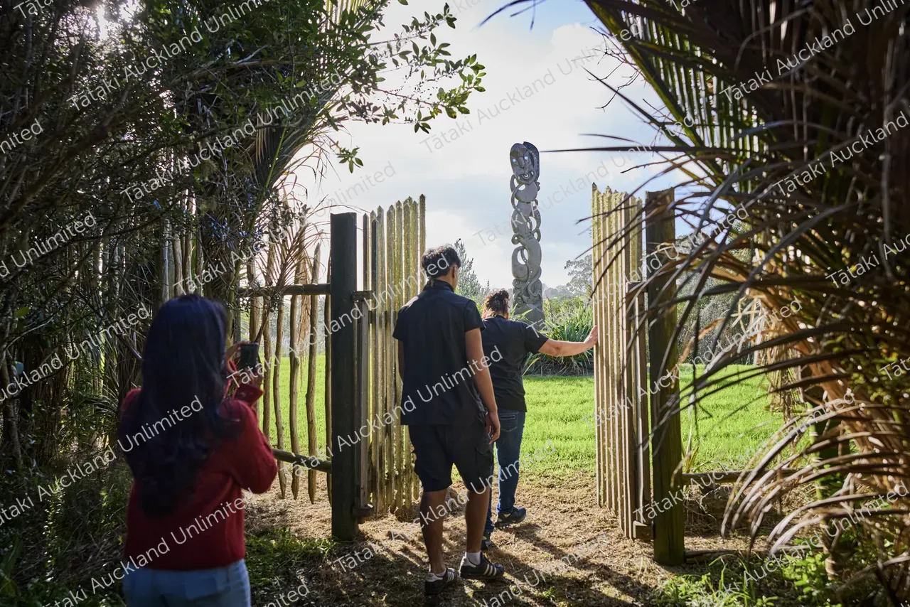 Group experience Te Hana Te Ao Marama 4