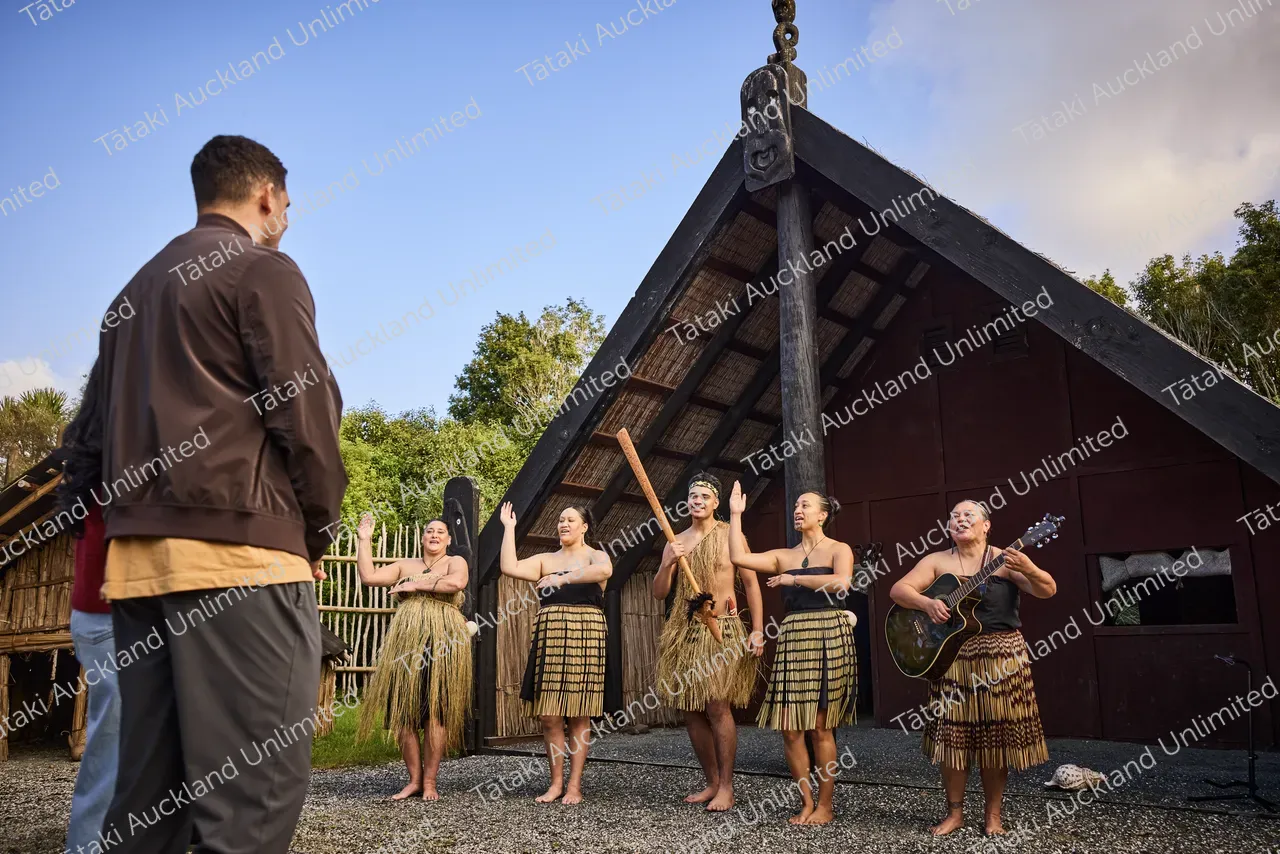 Group experience Te Hana Te Ao Marama 5
