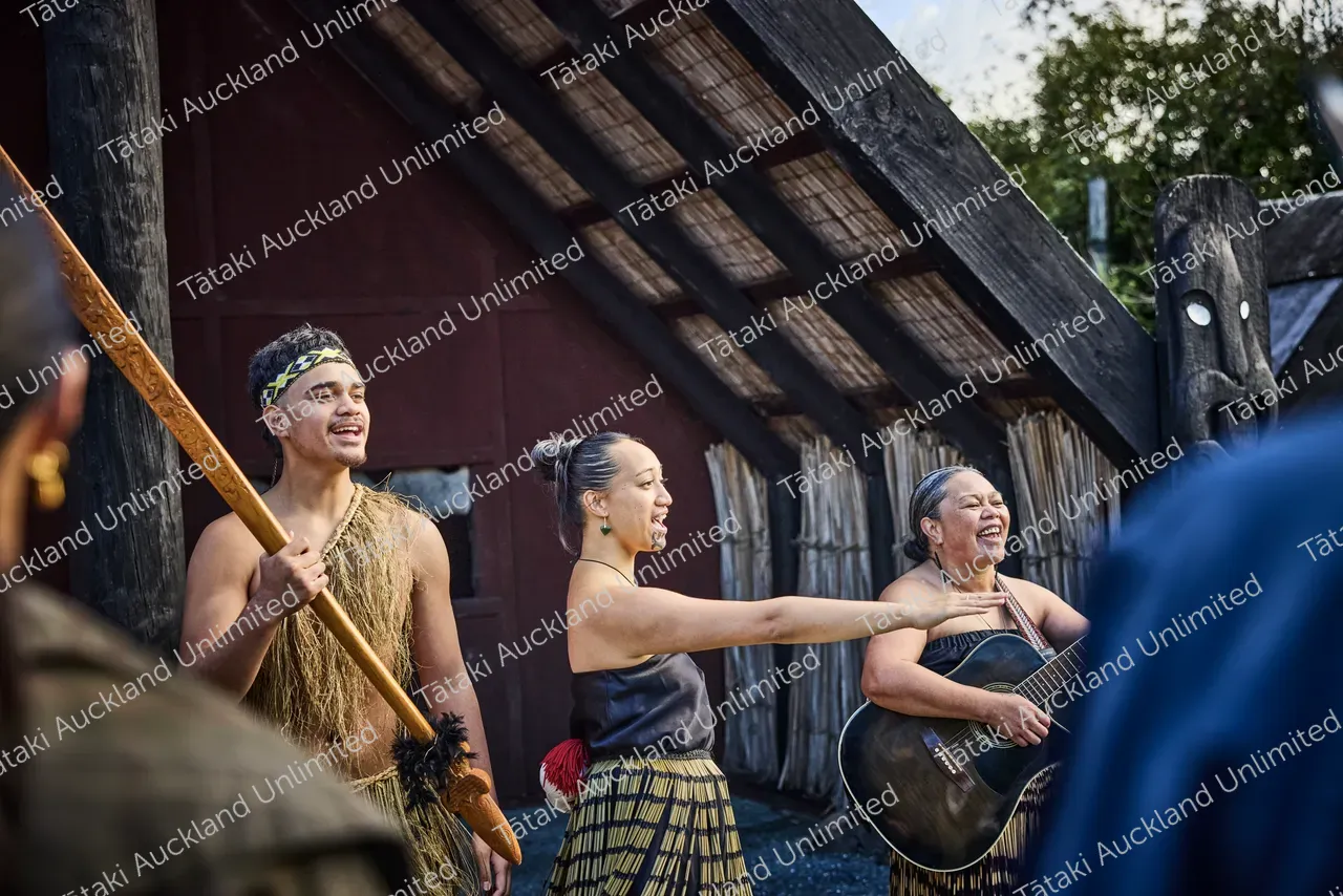 Group experience Te Hana Te Ao Marama 6