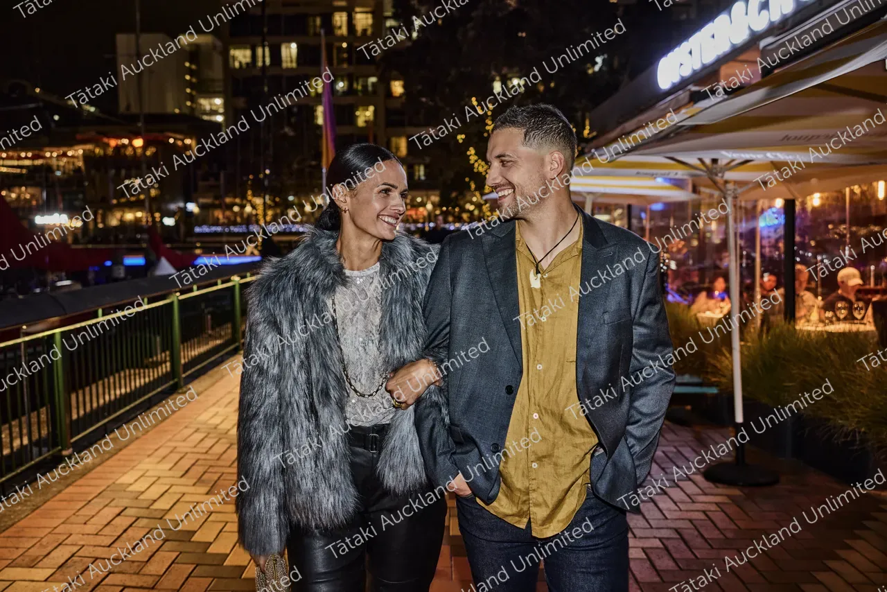 Couple enjoy the Viaduct at night 4