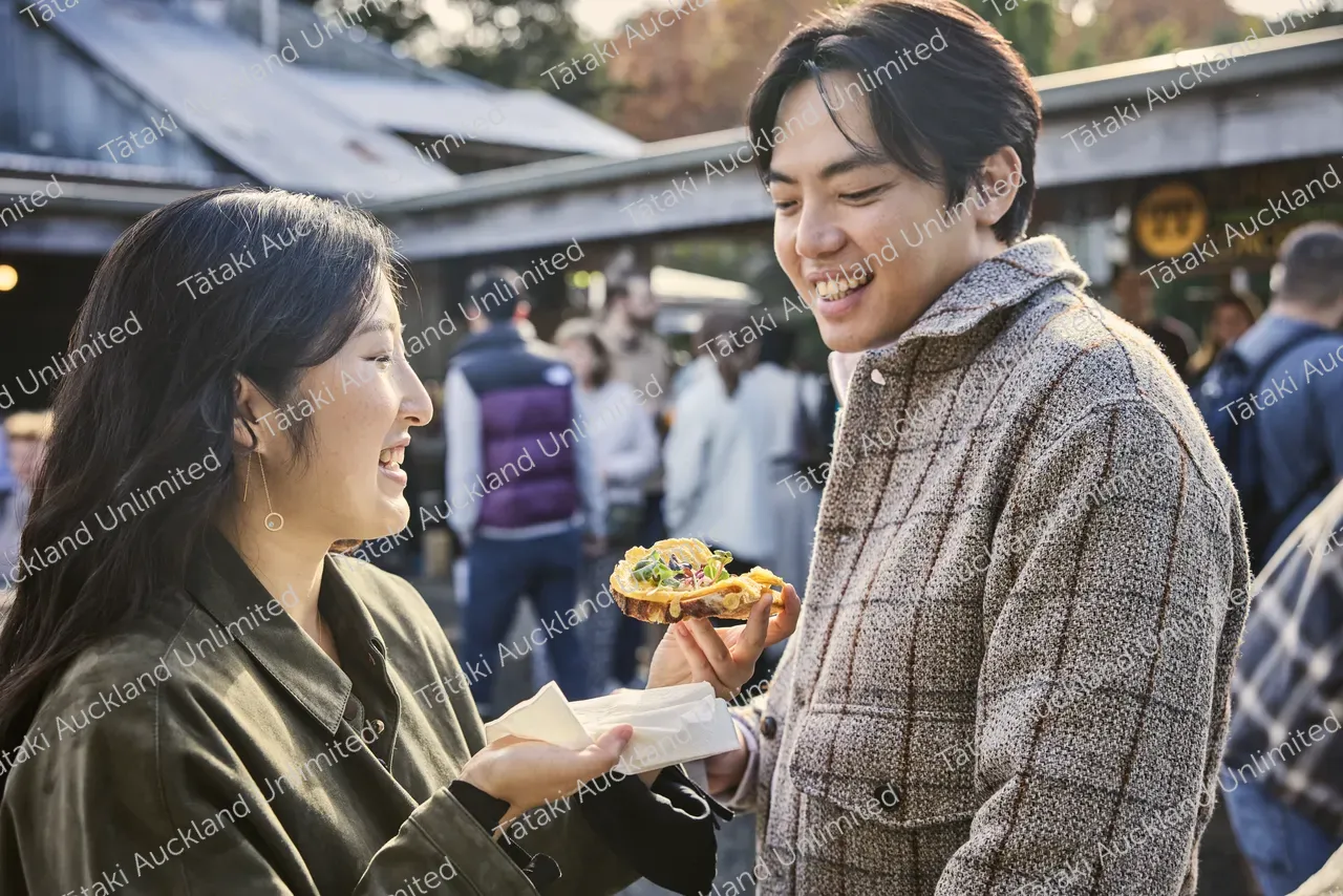 Couple explore Matakana Markets 8