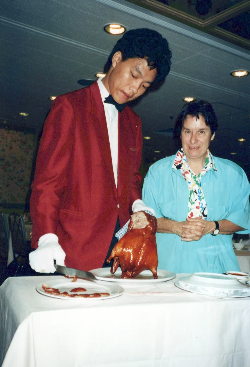 Sue in Hong Kong_0002_a