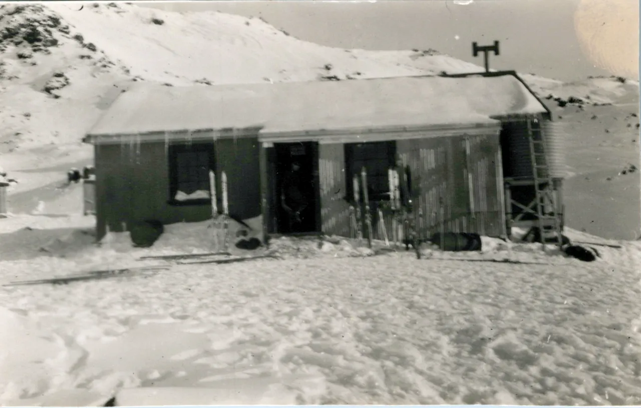 1953_Sue Mt Ruapehu_0011_a