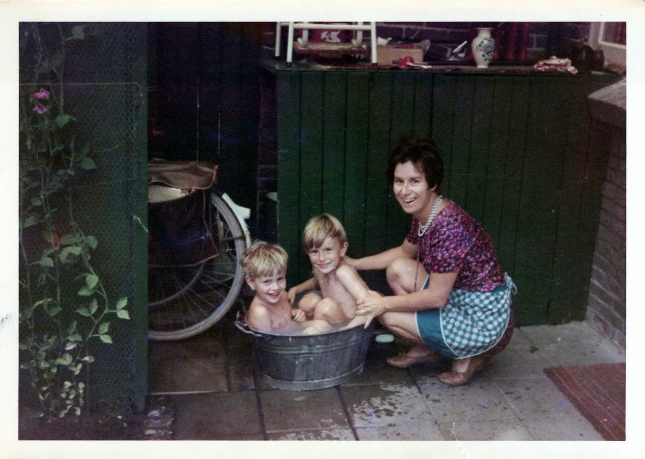 1969_Holland trip_0001_a