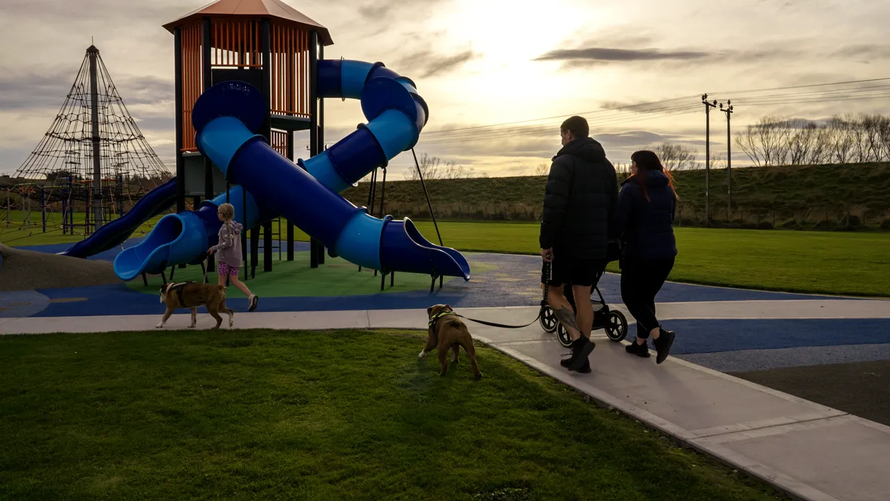 0624-Clutha-Balclutha-Family-Time-001