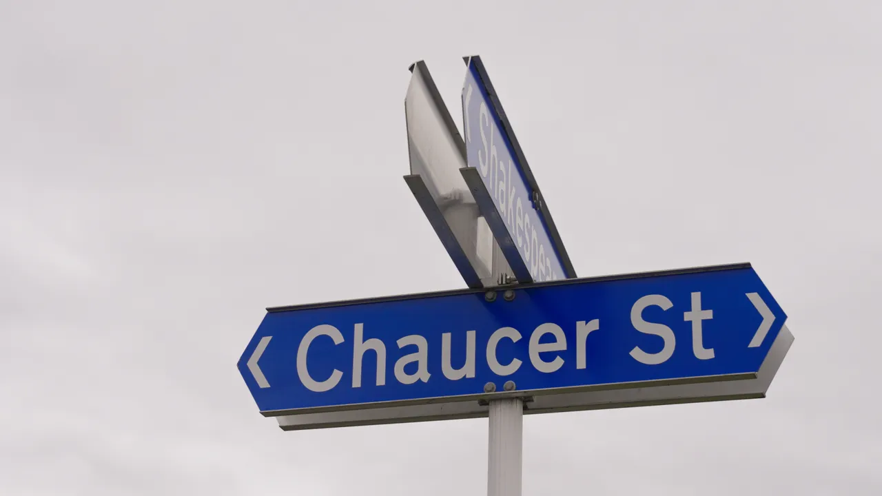 0624-Clutha-Milton-Signs-11