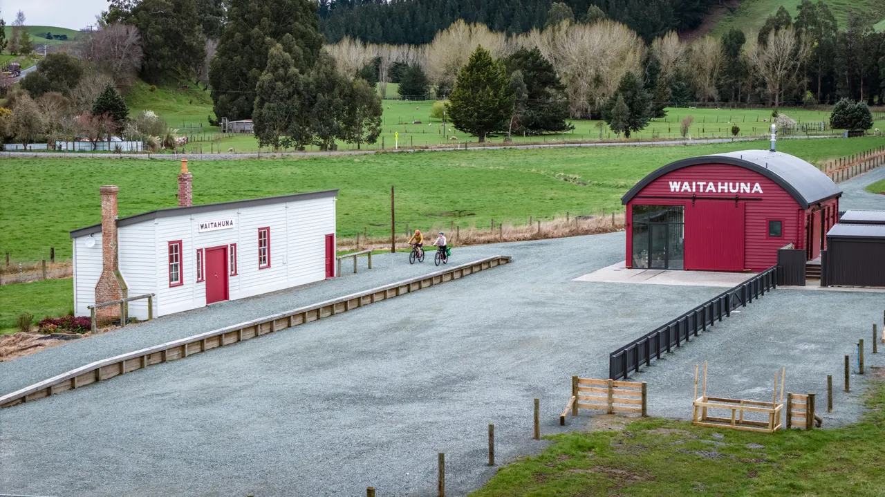 Clutha Gold Trail - Waitahuna Goods Shed Cafe - Spring 2025 - credit Brook Sabin (1)