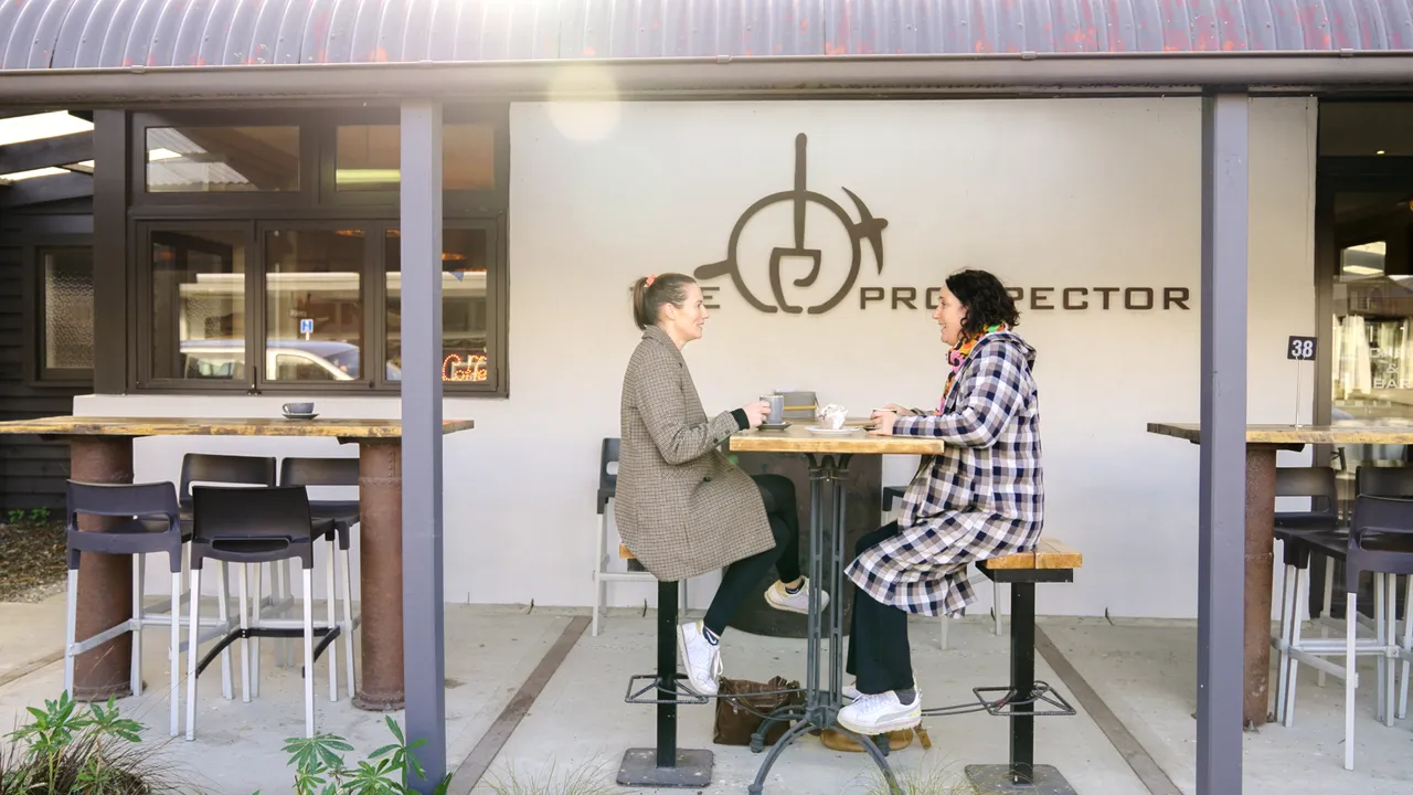 0624-Clutha-Prospector-Cafe-09